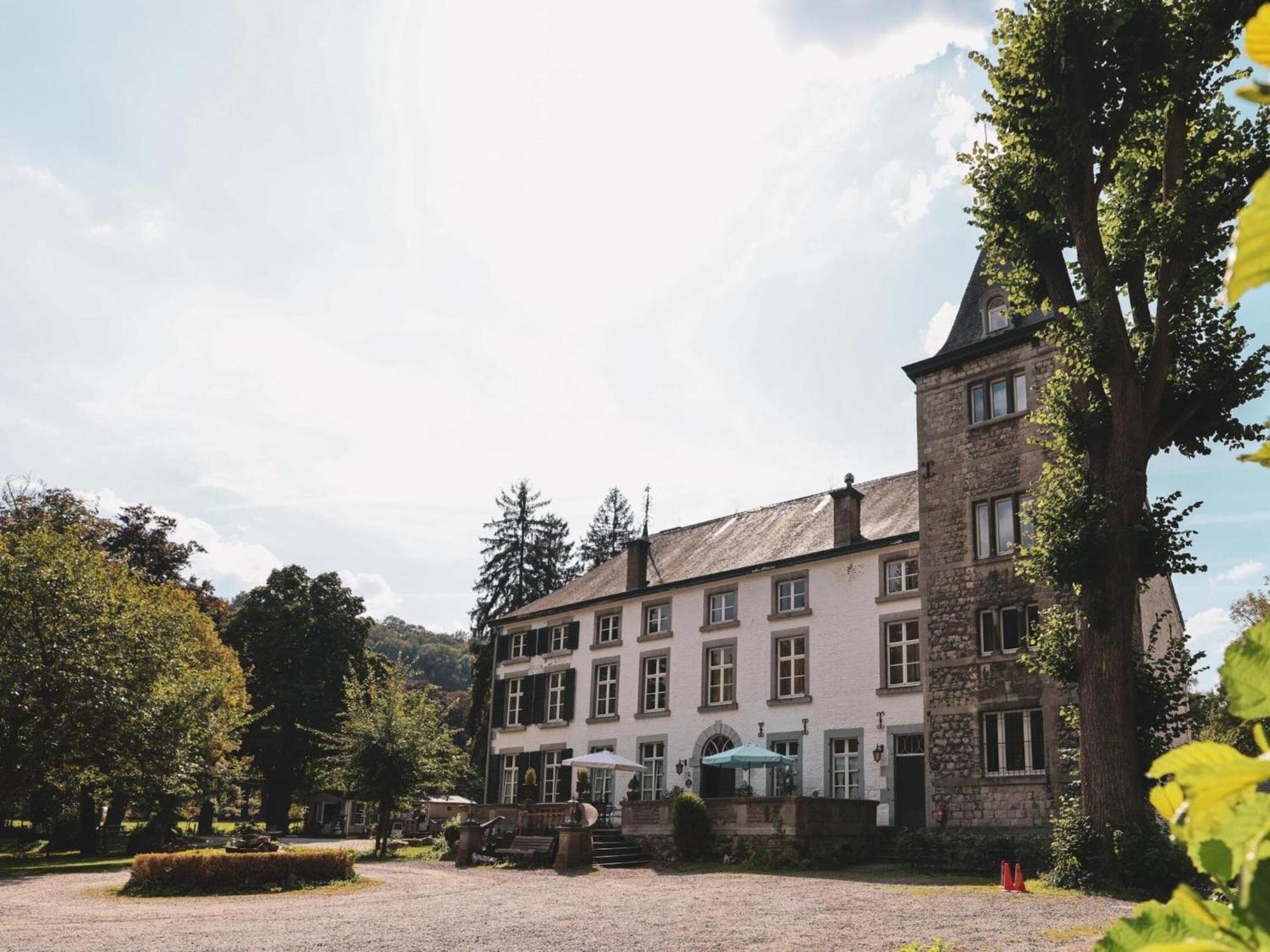 Stationed Between Spa And Liege Apartment In Айвейл Екстериор снимка