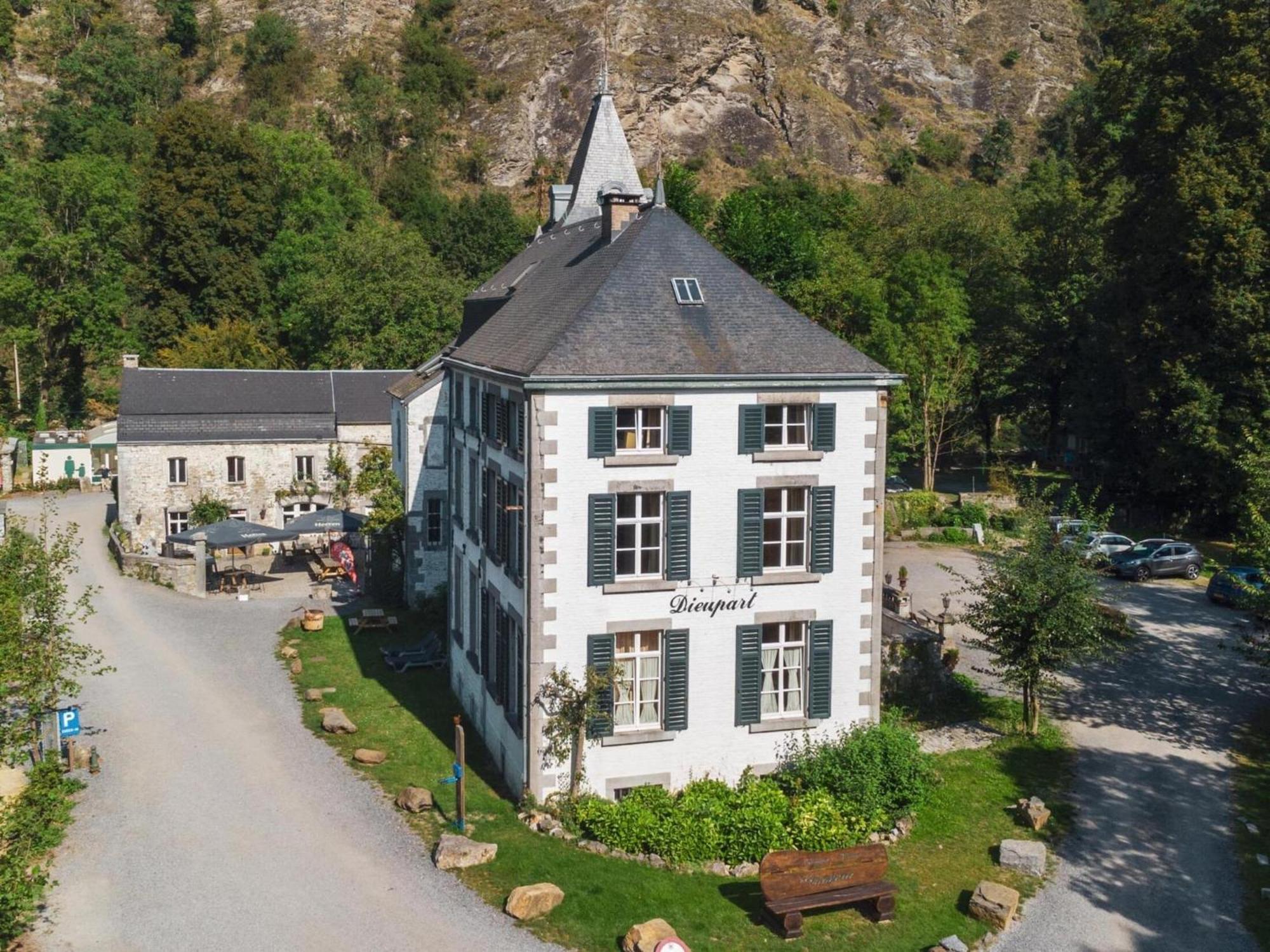 Stationed Between Spa And Liege Apartment In Айвейл Екстериор снимка