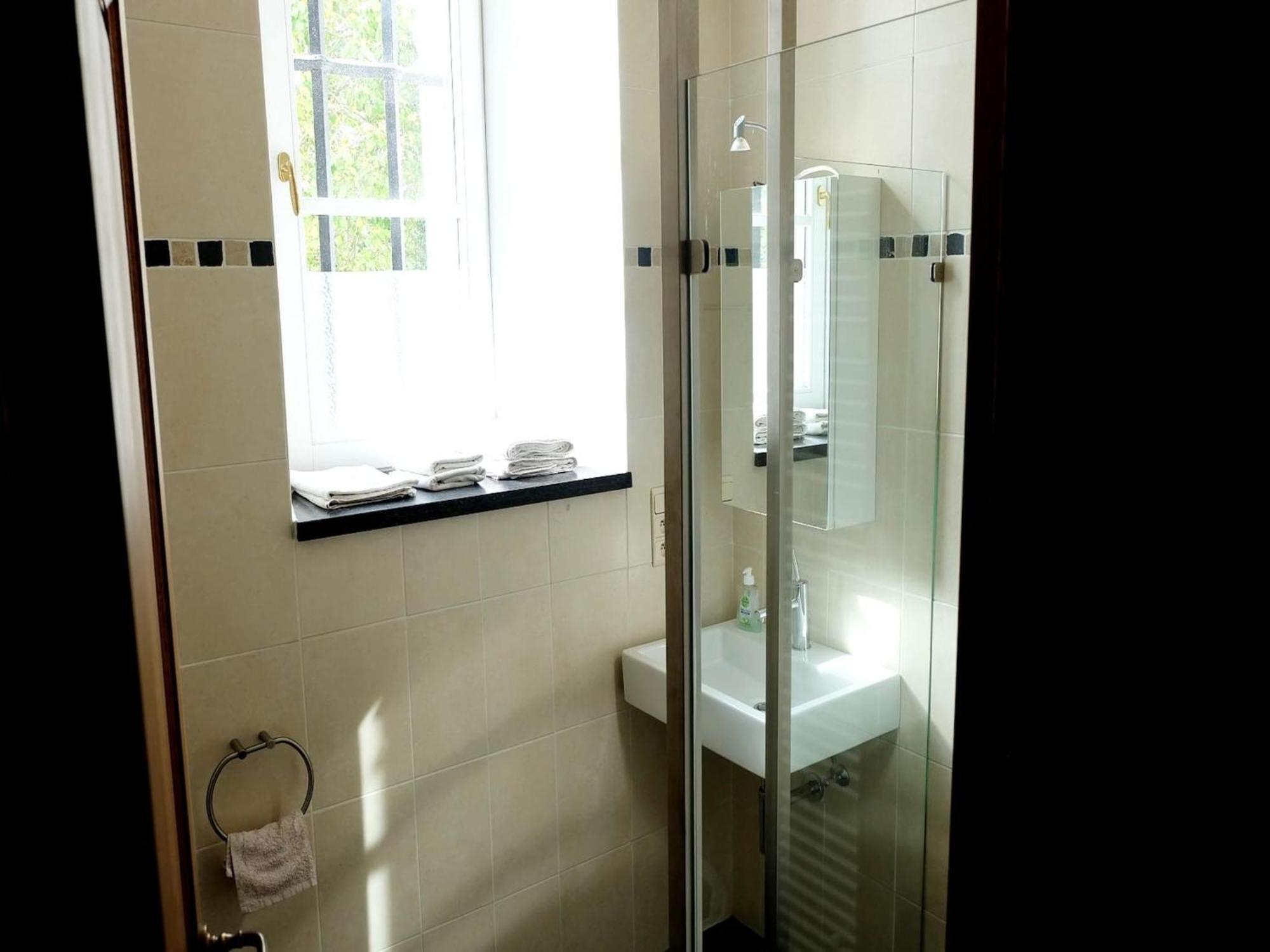 Stationed Between Spa And Liege Apartment In Айвейл Екстериор снимка
