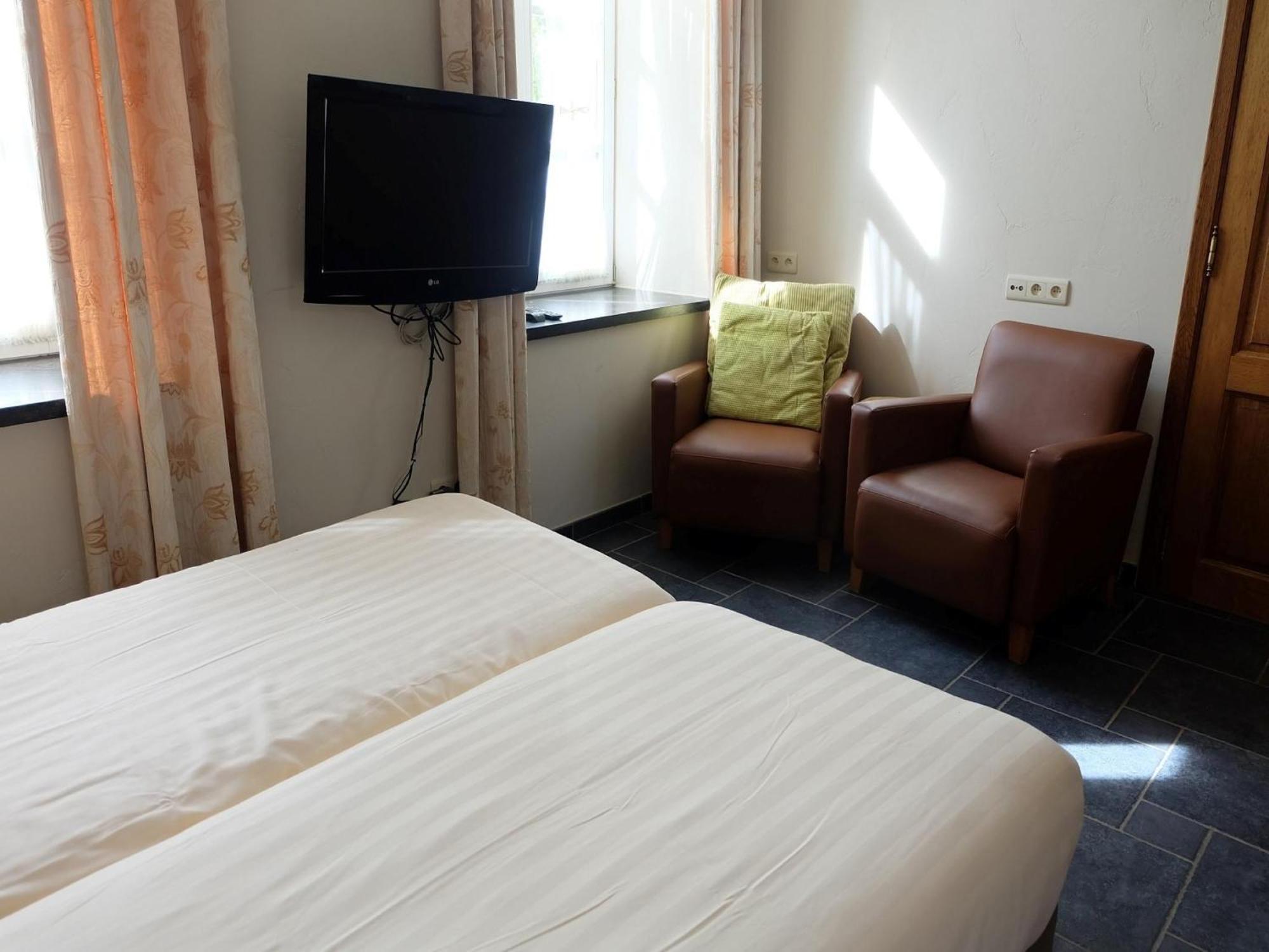 Stationed Between Spa And Liege Apartment In Айвейл Екстериор снимка