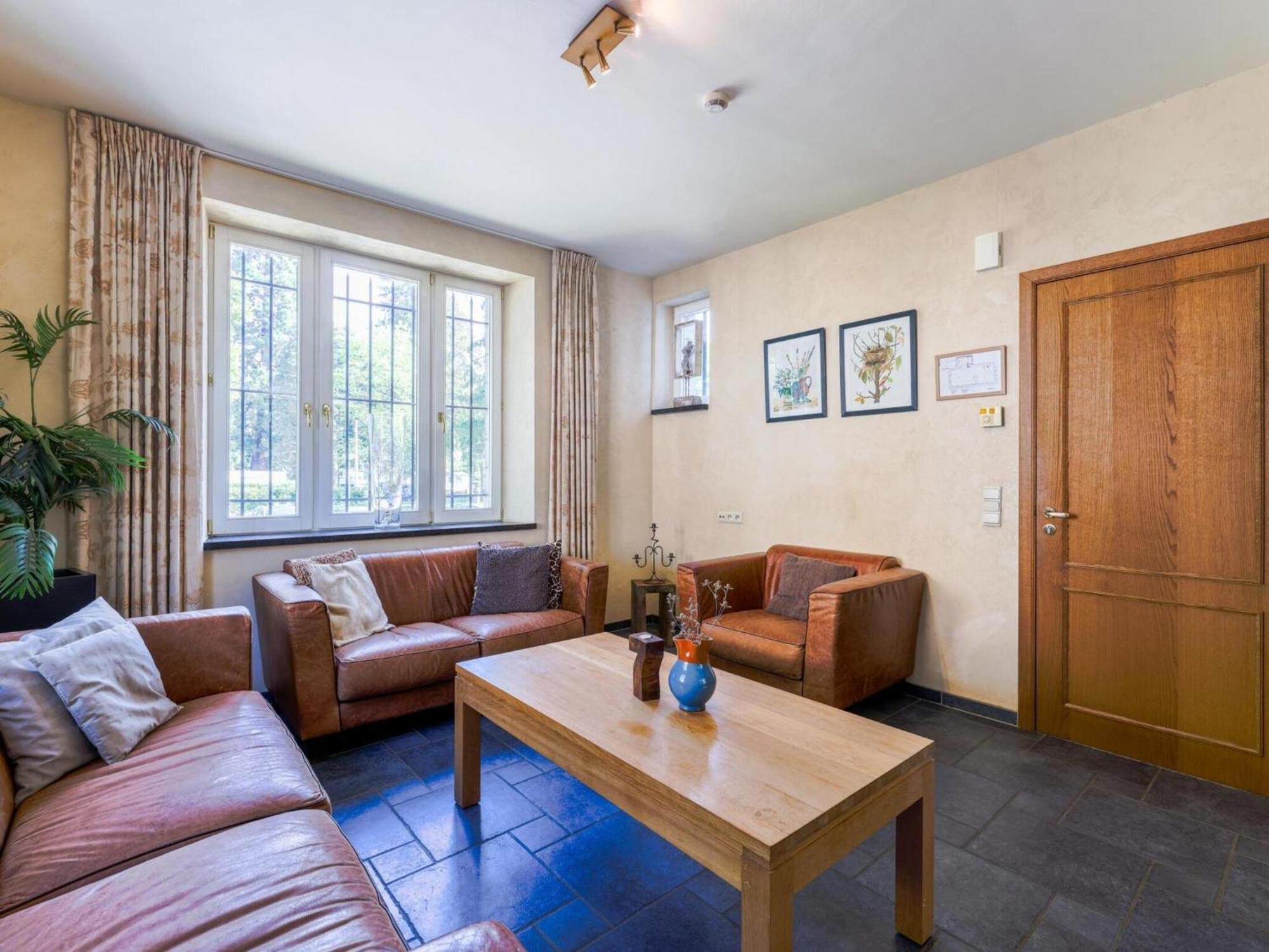 Stationed Between Spa And Liege Apartment In Айвейл Екстериор снимка