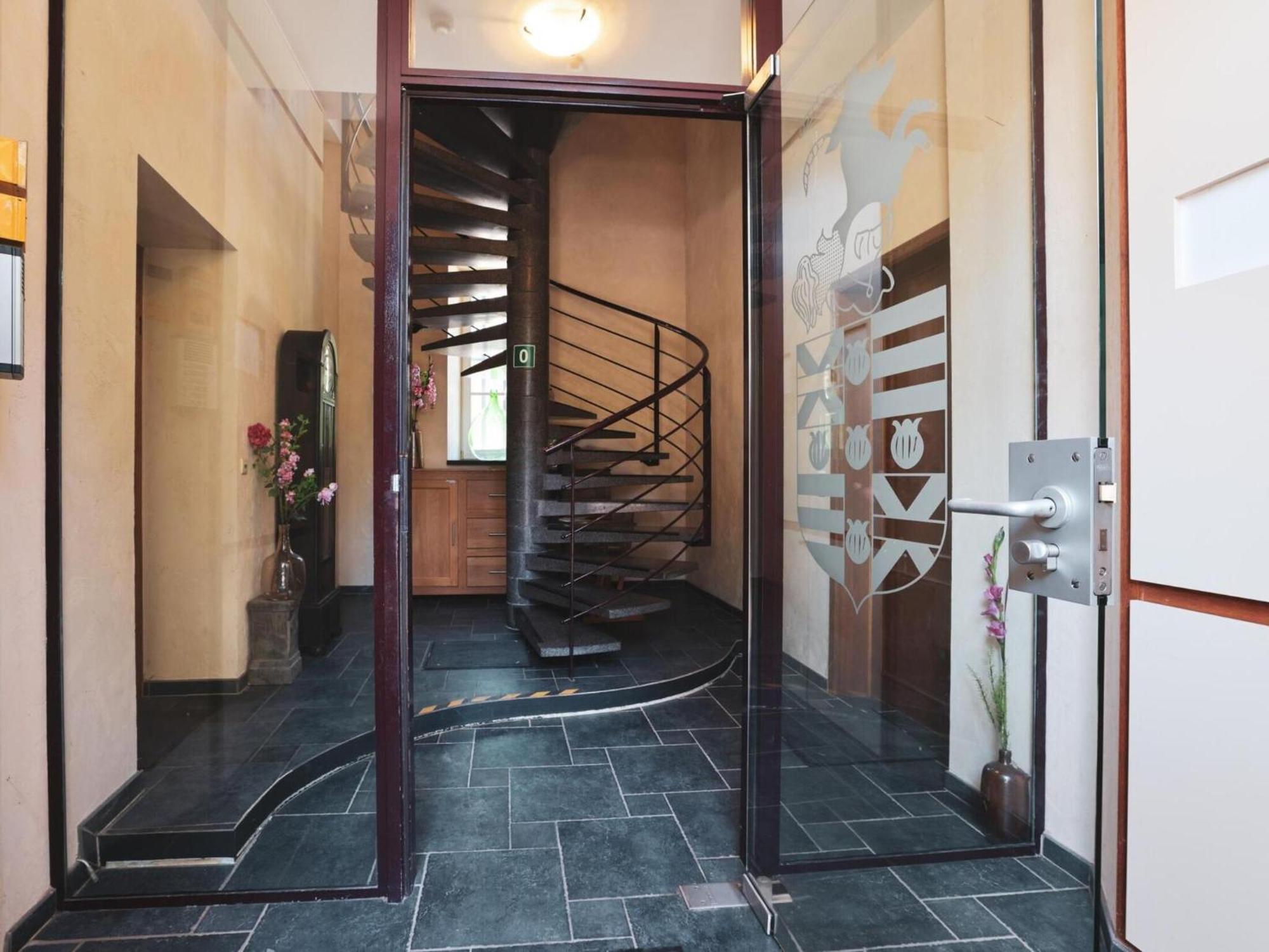 Stationed Between Spa And Liege Apartment In Айвейл Екстериор снимка