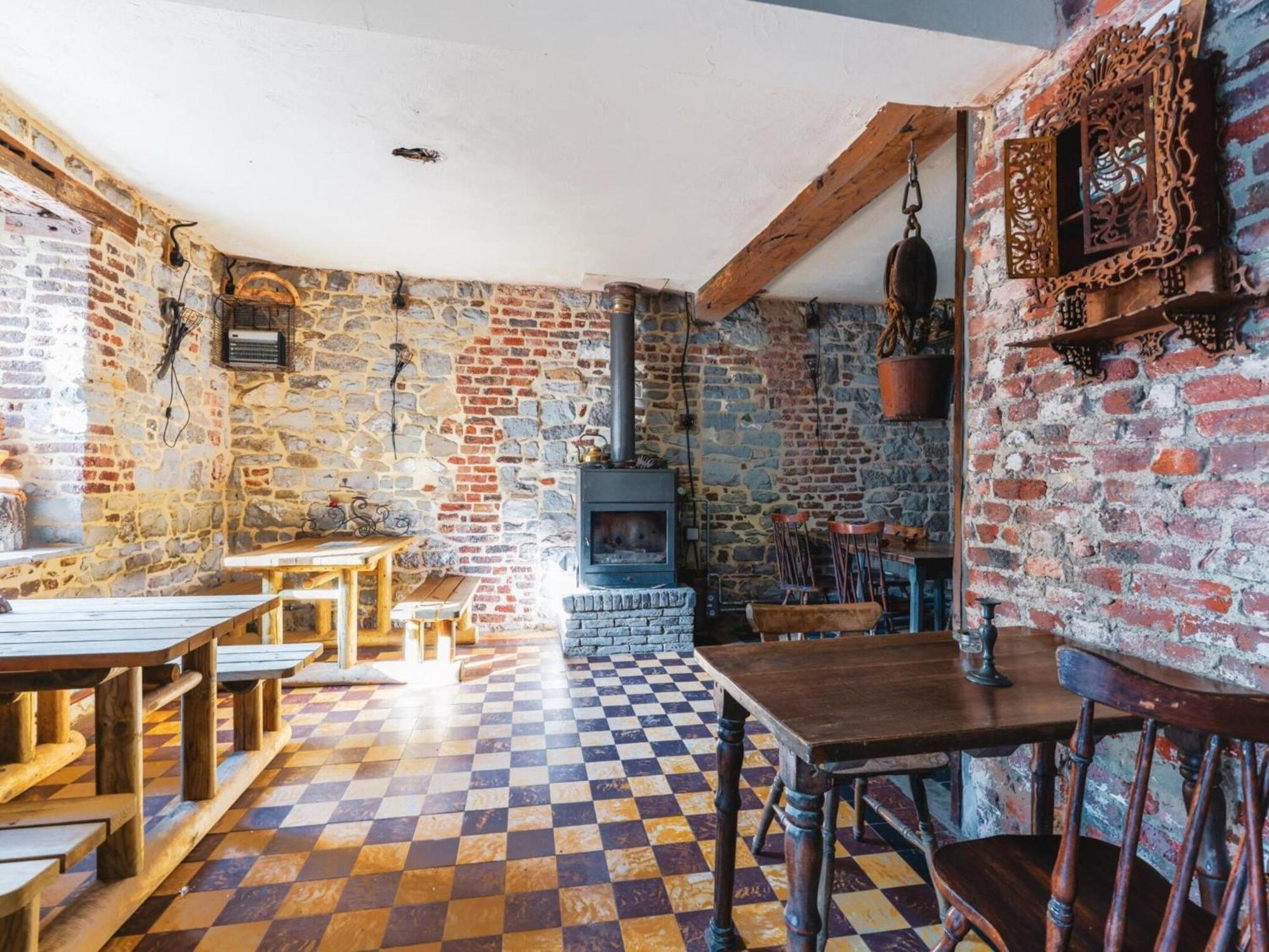 Stationed Between Spa And Liege Apartment In Айвейл Екстериор снимка